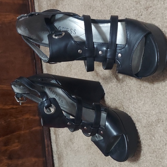 Guess size 7 Black - Picture 1 of 3